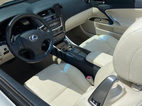 Used 2010 Lexus IS 250C RWD image 9