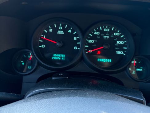 Used 2010 Chevrolet Silverado 1500 W/T image 8