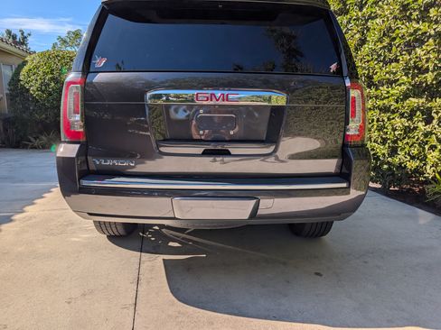 Used 2018 GMC Yukon Denali w/ Denali Ultimate Package image 12