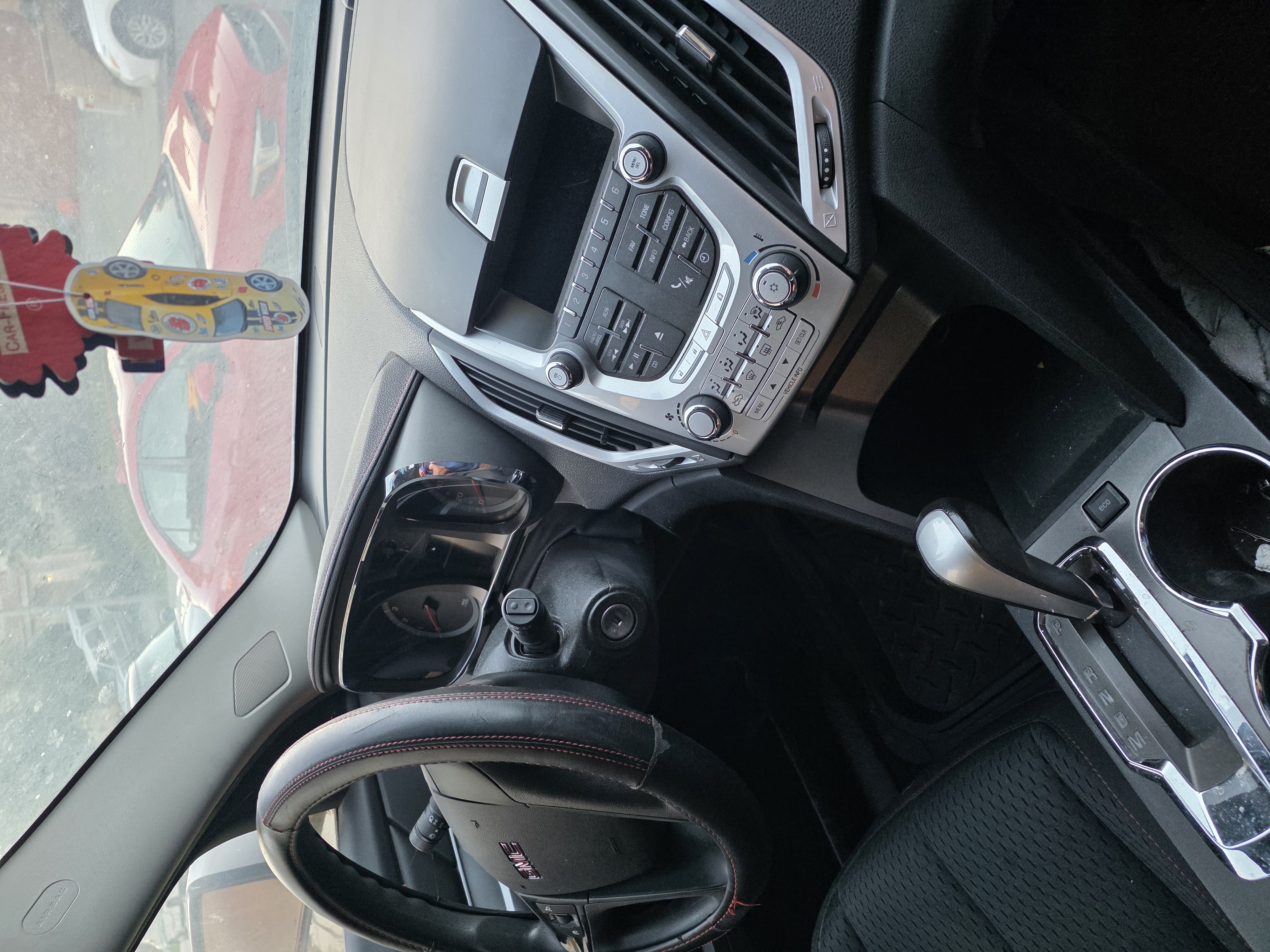 Used 2010 GMC Terrain SLE FWD image 2