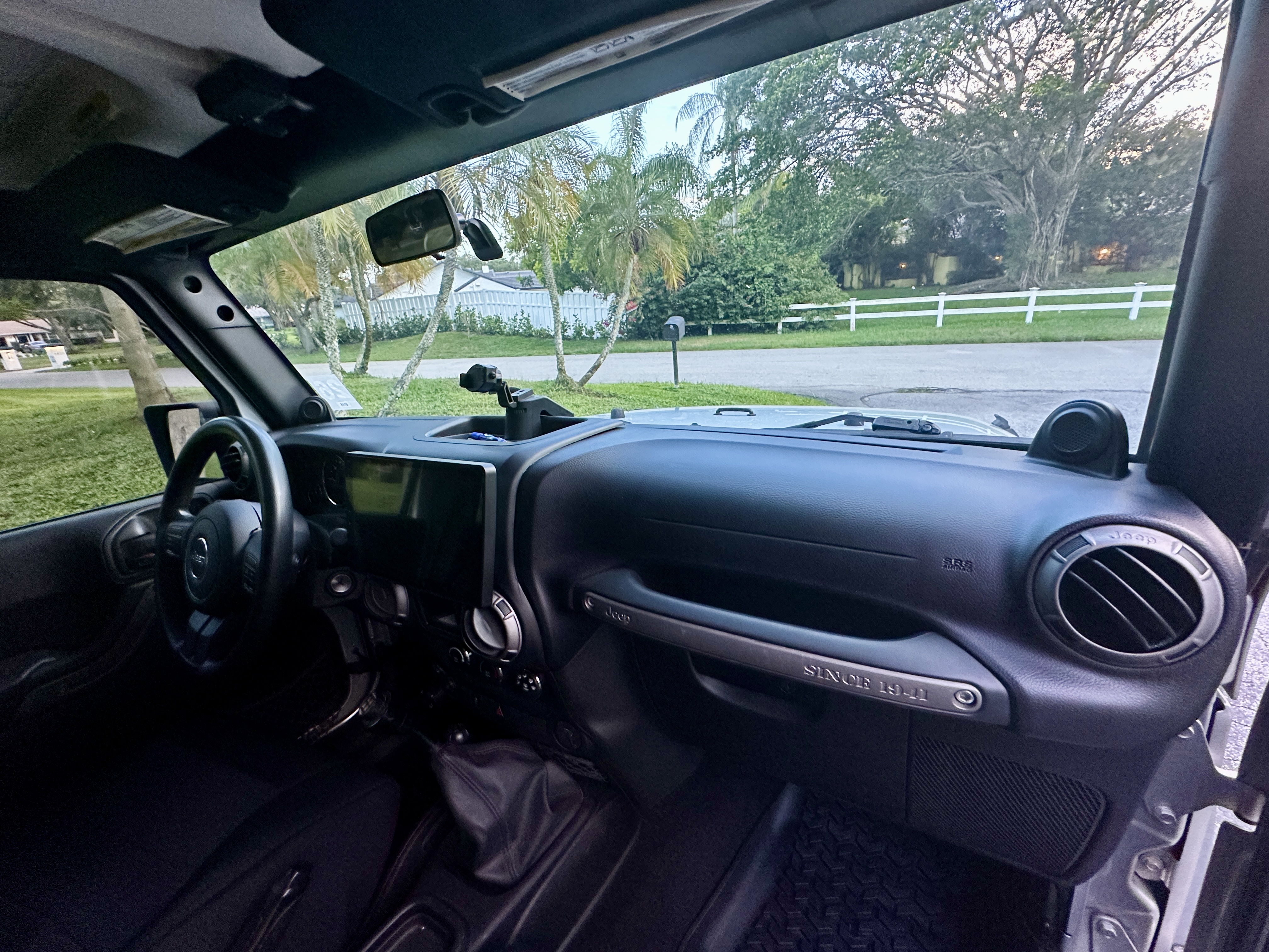 Used 2012 Jeep Wrangler Unlimited Sport AWD/4WD image 6