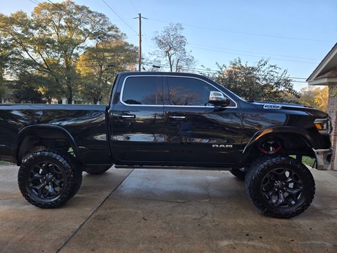 Used 2019 RAM 1500 Laramie image 4