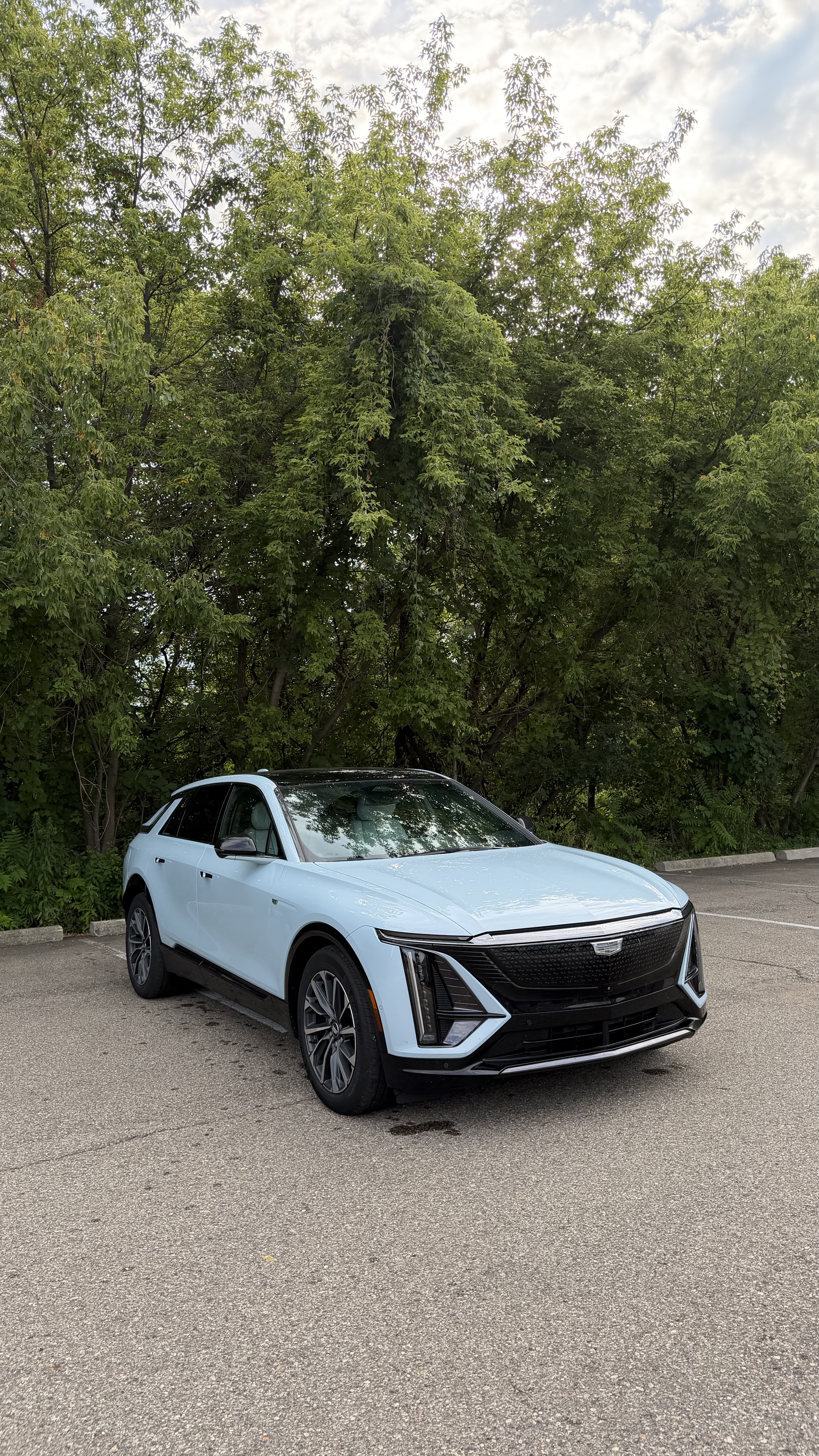 Used 2024 Cadillac Lyriq Sport AWD/4WD image 1