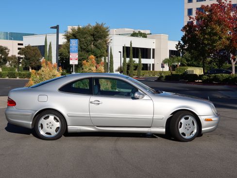 Used 2002 Mercedes-Benz CLK 55 AMG Coupe image 5