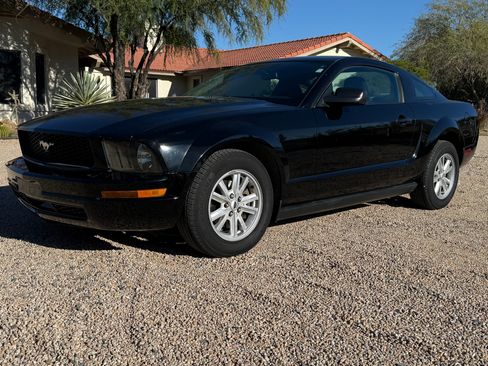 Used 2005 Ford Mustang Coupe image 4