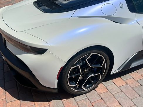 Used 2022 Maserati MC20 Coupe image 15