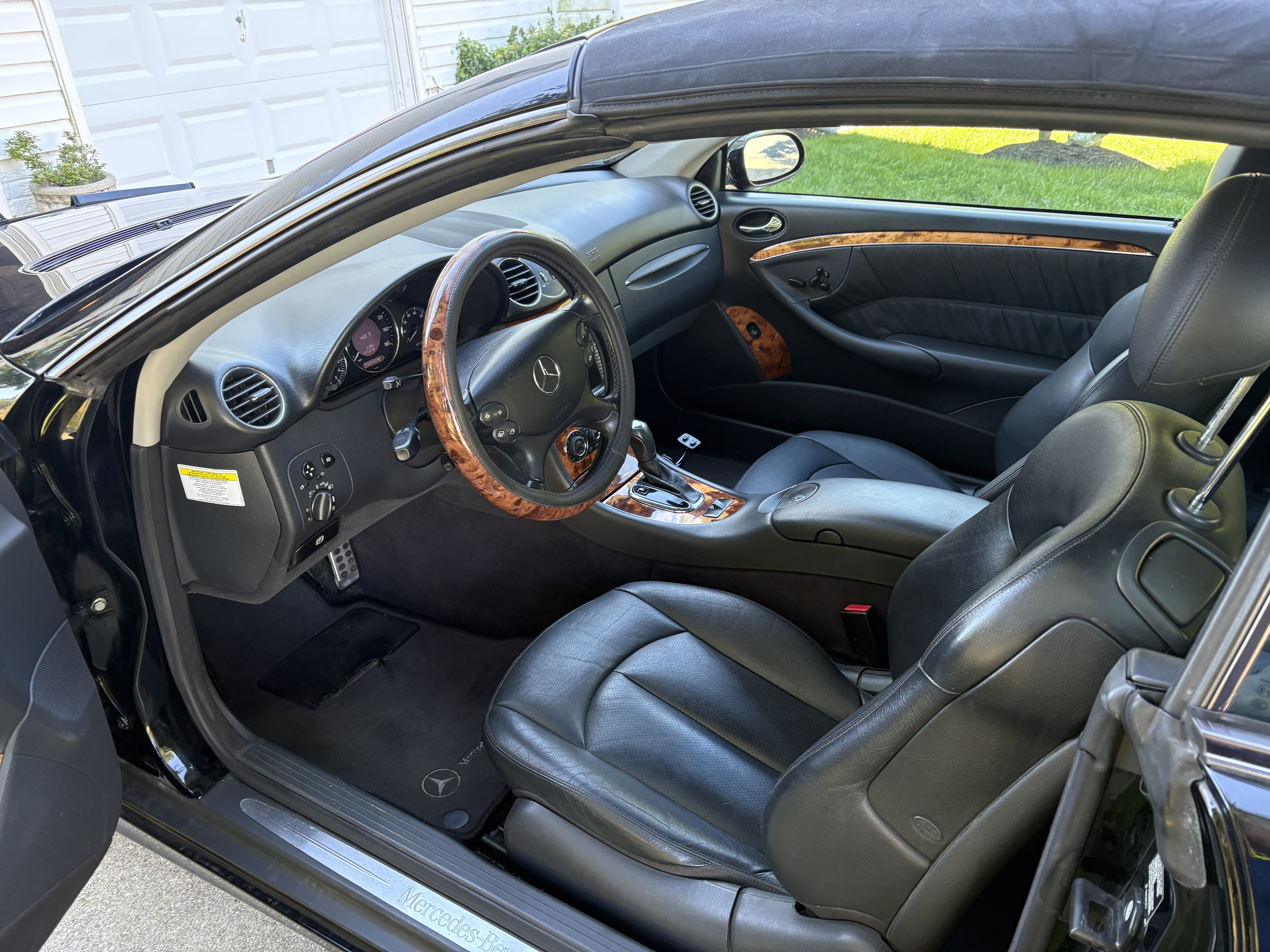 Used 2005 Mercedes-Benz CLK 320 Cabriolet image 8