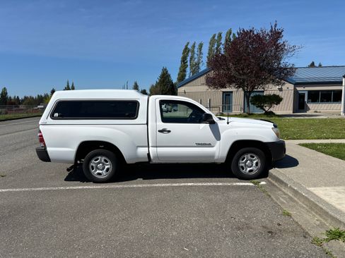 Used 2009 Toyota Tacoma 2WD Regular Cab image 4