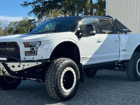 Used 2022 Ford F250 Lariat w/ Lariat Ultimate Package AWD/4WD image 5