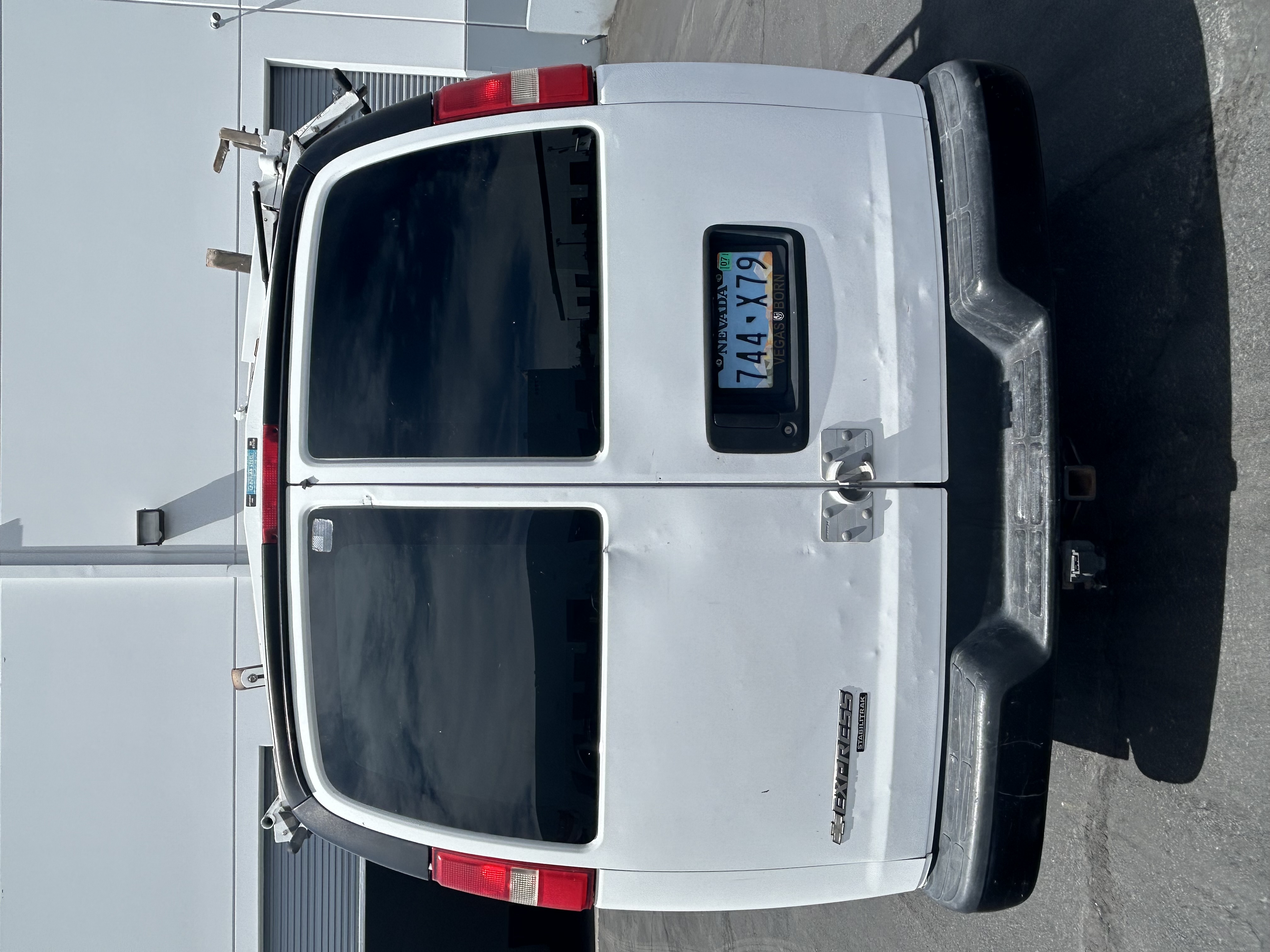Used 2015 Chevrolet Express 2500 RWD image 5