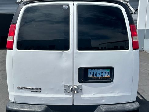 Used 2015 Chevrolet Express 2500 RWD image 5