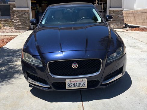 Used 2017 Jaguar XF Premium RWD image 4