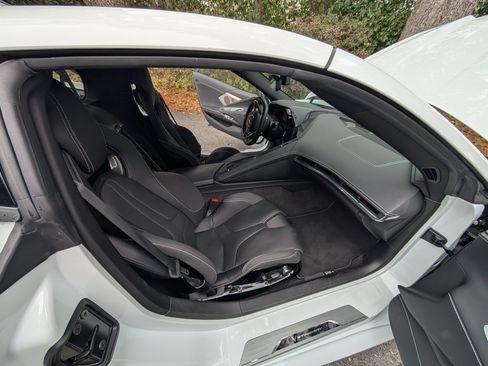 Used 2020 Chevrolet Corvette Stingray Preferred Cpe w/ 2LT Preferred Equipment Group image 16