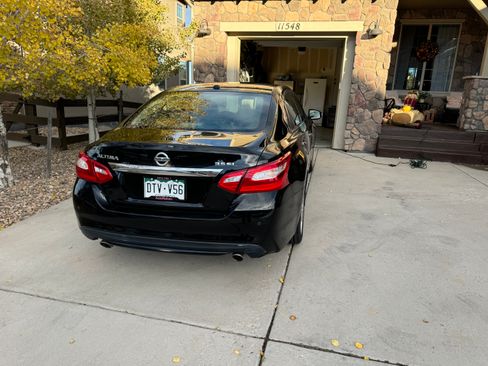 Used 2016 Nissan Altima 3.5 SL FWD image 14