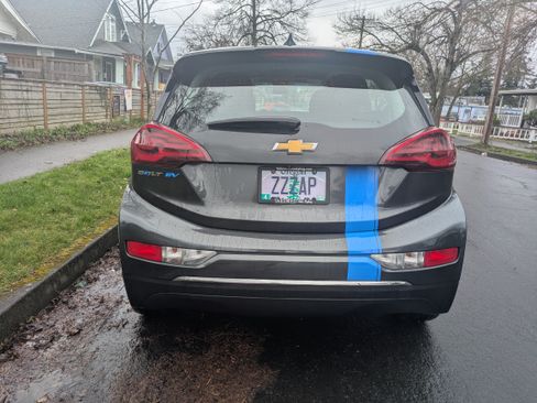 Used 2021 Chevrolet Bolt LT image 5