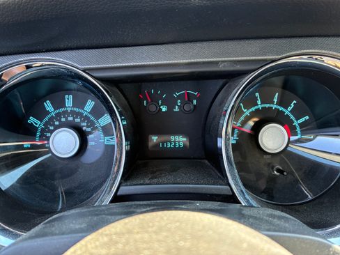 Used 2010 Ford Mustang Coupe image 8