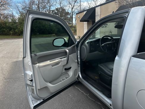 Used 2011 Chevrolet Silverado 1500 W/T w/ LS Package image 11