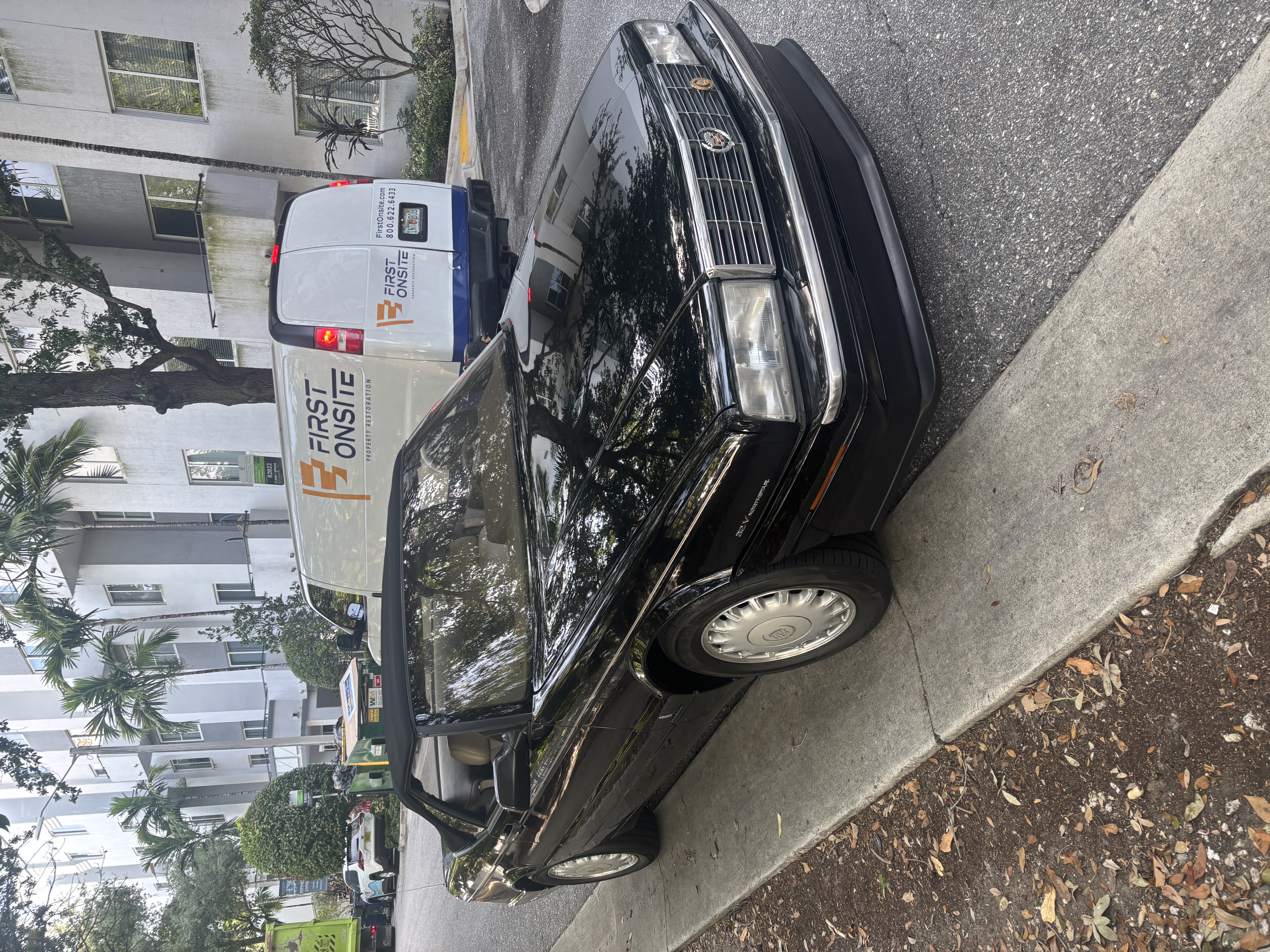 Used 1993 Cadillac Allante FWD image 4