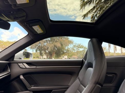 Used 2021 Porsche 911 Carrera 4 image 8