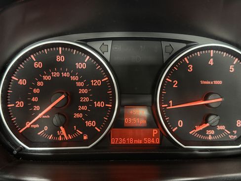 Used 2011 BMW 135i Convertible image 19