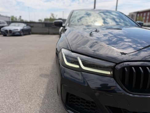 Used 2022 BMW M550i xDrive w/ Dynamic Handling Package AWD/4WD image 23