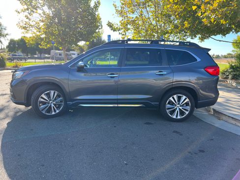 Used 2019 Subaru Ascent Touring w/ Popular Package #3 AWD/4WD image 2