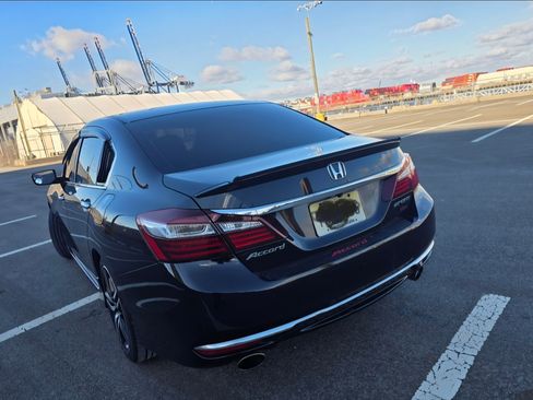 Used 2016 Honda Accord Sport image 8