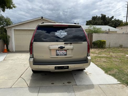 Used 2007 Chevrolet Tahoe LTZ w/ LTZ Preferred Equipment Group RWD image 5