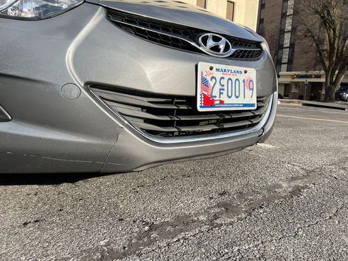 Used 2013 Hyundai Elantra GLS image 18