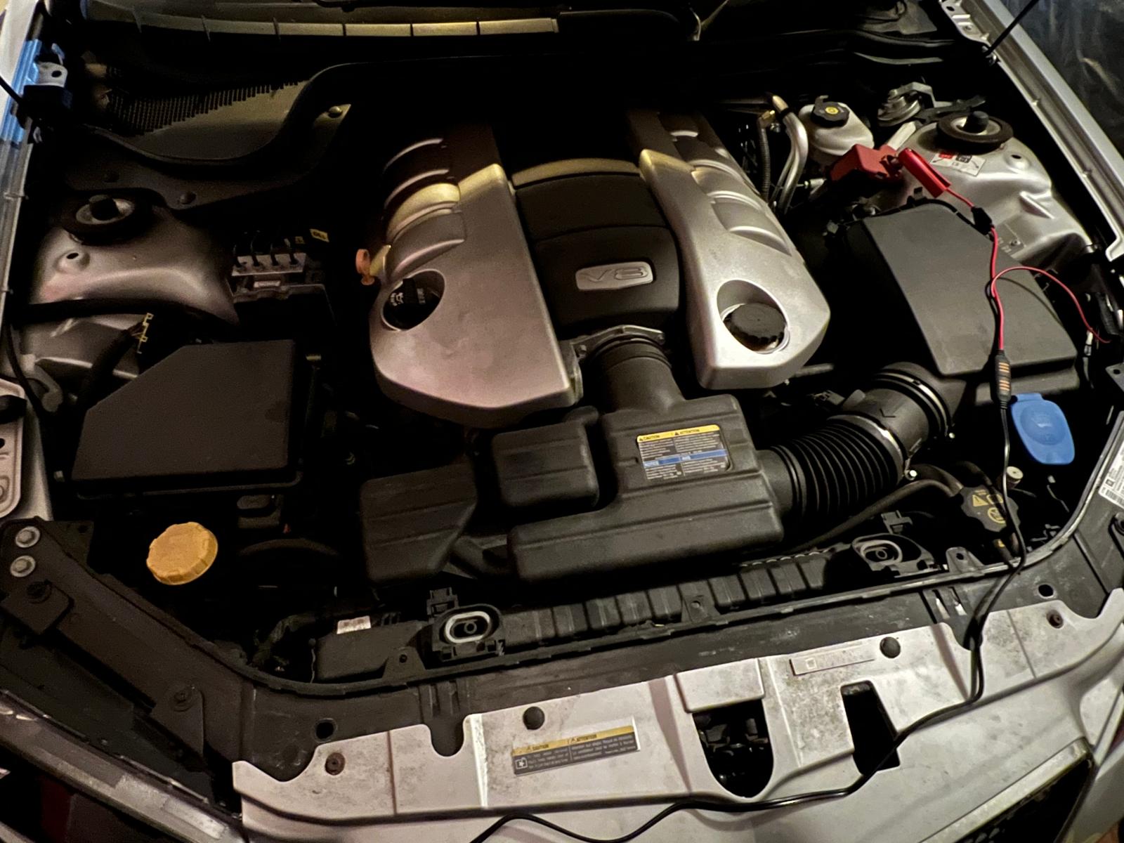 Used 2009 Pontiac G8 GXP RWD image 13