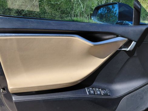 Used 2016 Tesla Model S 90D image 18