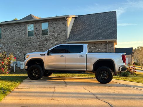 Used 2020 GMC Sierra 1500 Elevation w/ Elevation Value Package AWD/4WD image 1