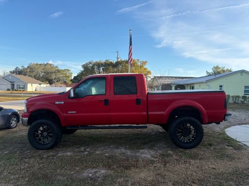 Used 2006 Ford F350 Lariat image 1