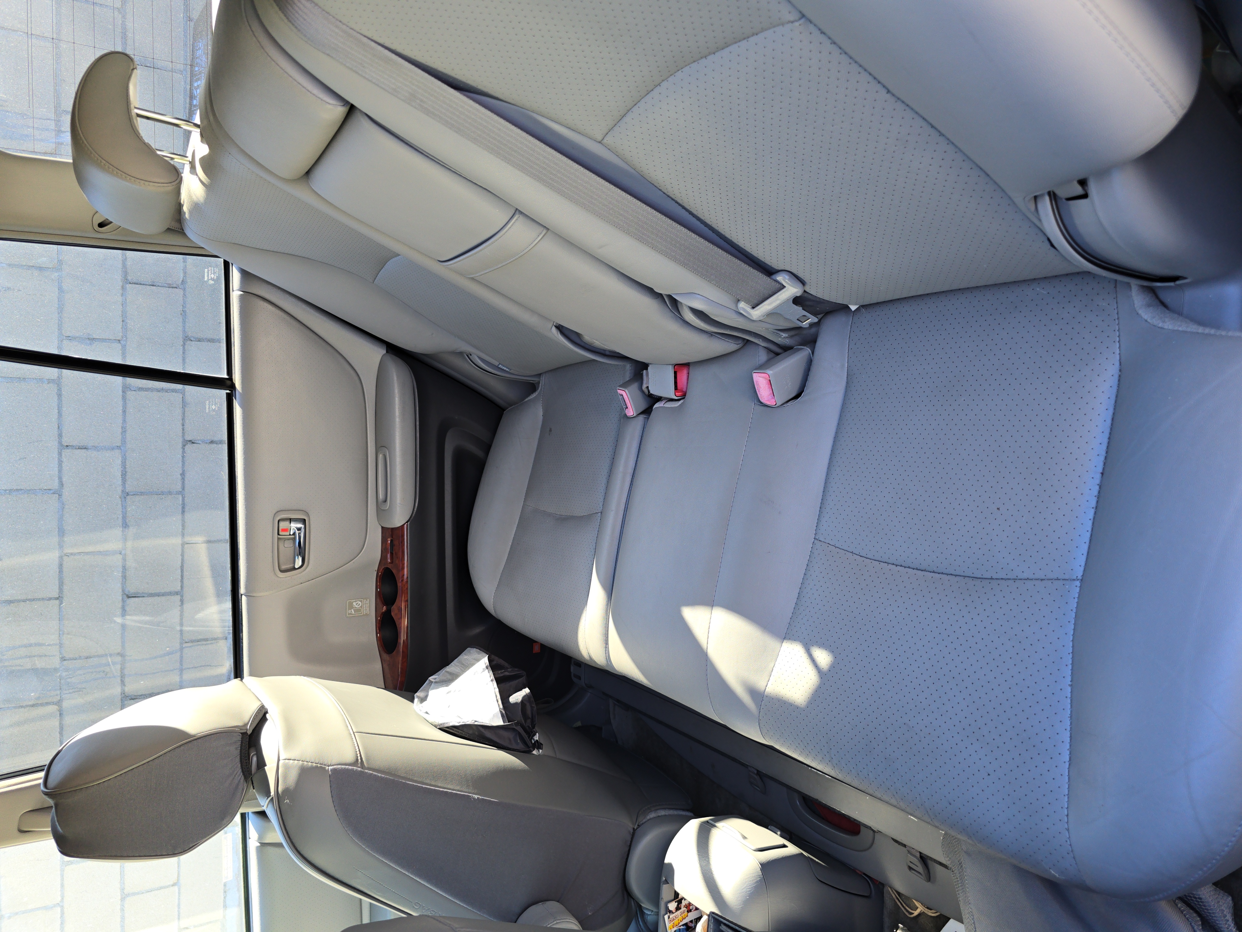Used 2004 Toyota Highlander Limited w/ Leather Trim Pkg FWD image 8