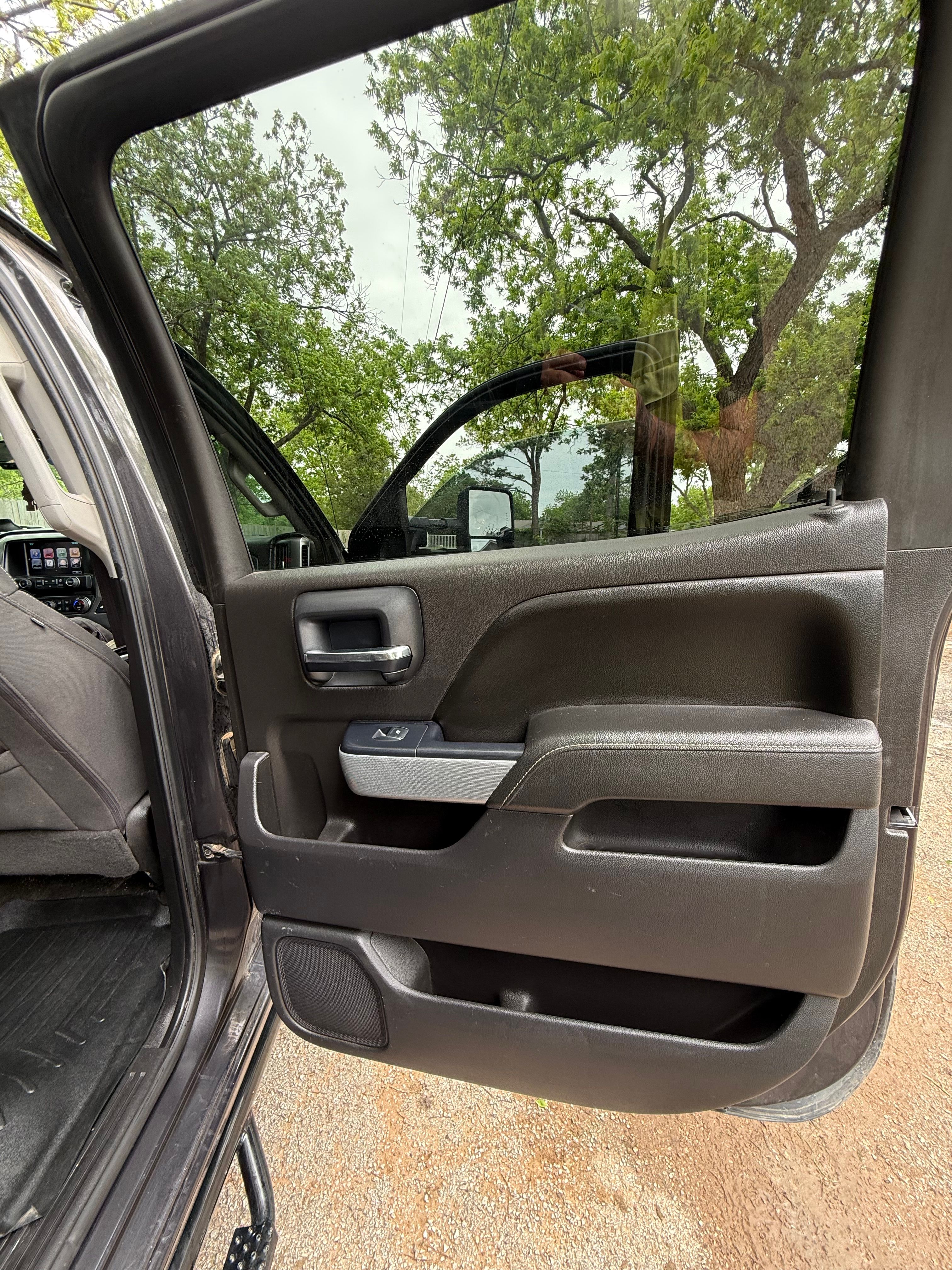 Used 2016 Chevrolet Silverado 2500 LT w/ LT Convenience Package AWD/4WD image 5