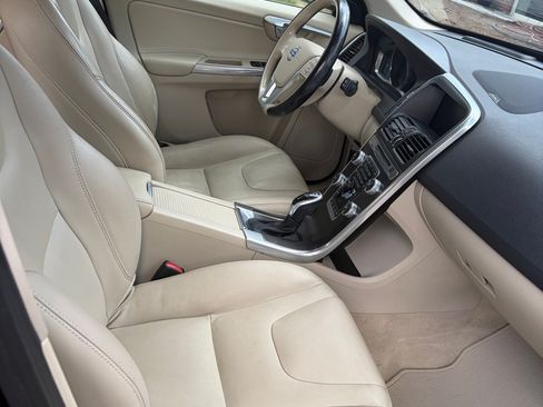 Used 2016 Volvo XC60 T5 Platinum AWD/4WD image 5