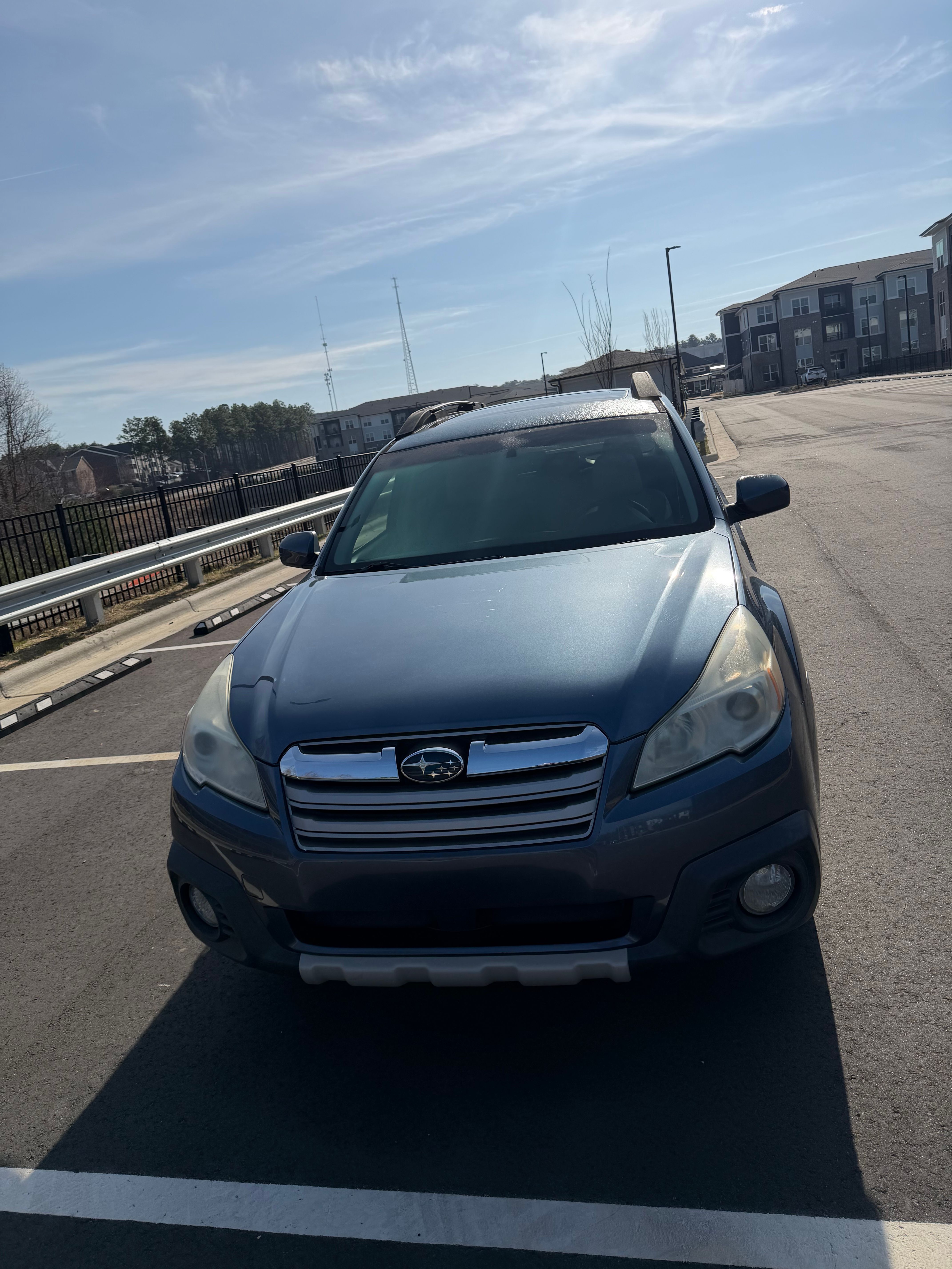 Used 2013 Subaru Outback 2.5i Limited w/ Moonroof Pkg AWD/4WD image 2