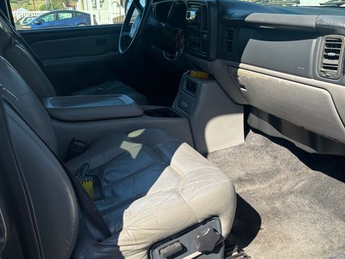 Used 2001 Chevrolet Tahoe LS w/ LS Preferred Equipment Group image 4