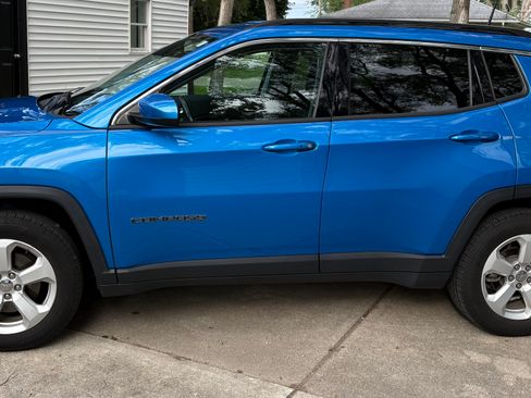 Used 2018 Jeep Compass Latitude w/ Cold Weather Group AWD/4WD image 6