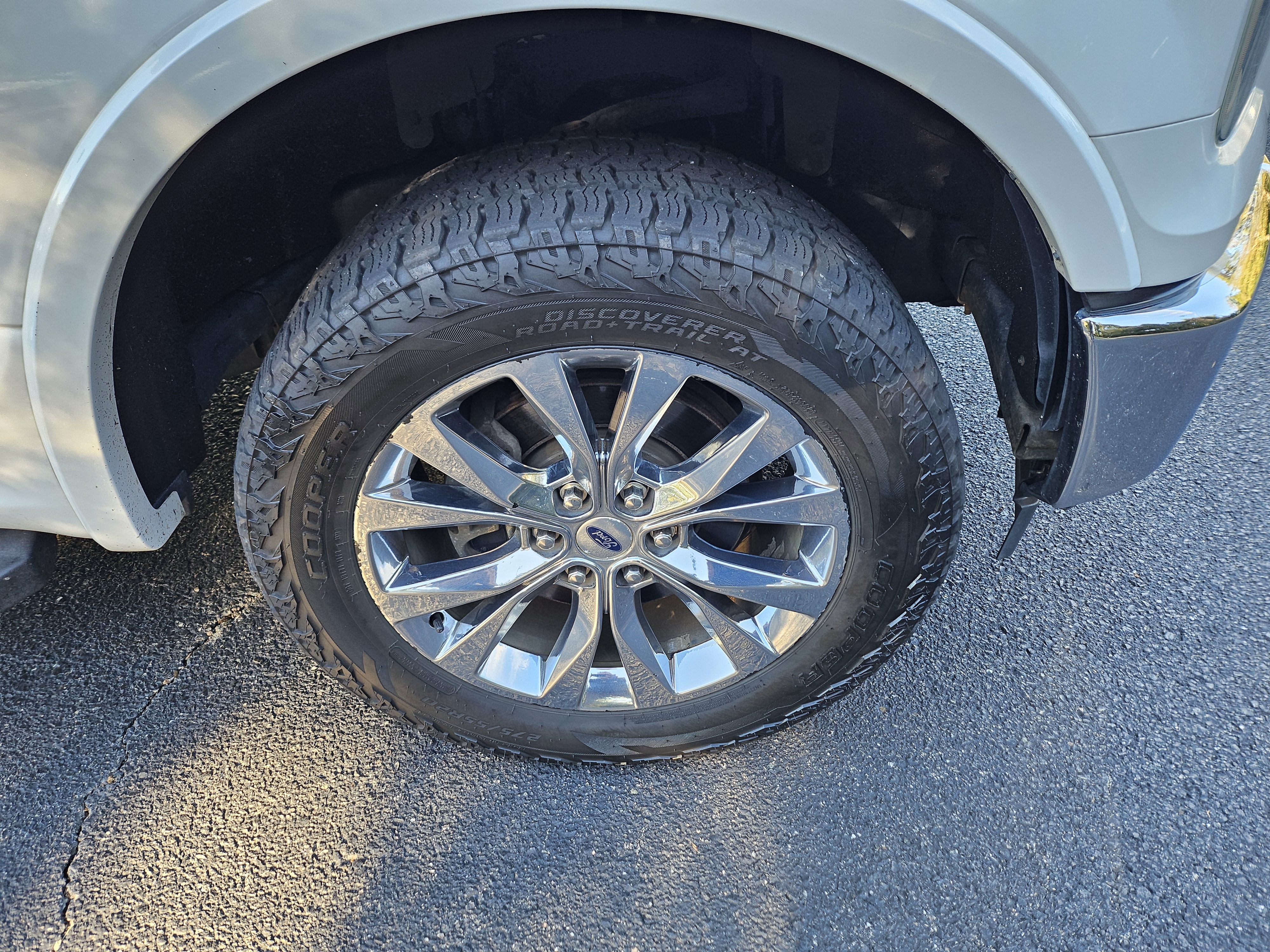Used 2017 Ford F150 Lariat w/ Equipment Group 502A Luxury AWD/4WD image 10