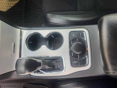 Used 2018 Jeep Grand Cherokee SRT AWD/4WD image 9