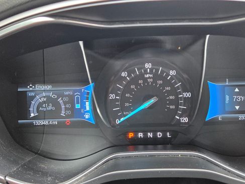Used 2015 Ford Fusion SE FWD image 11
