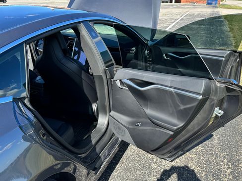Used 2018 Tesla Model S 75D image 29