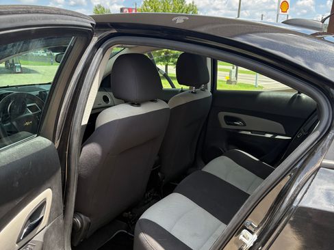 Used 2016 Chevrolet Cruze LS FWD image 10