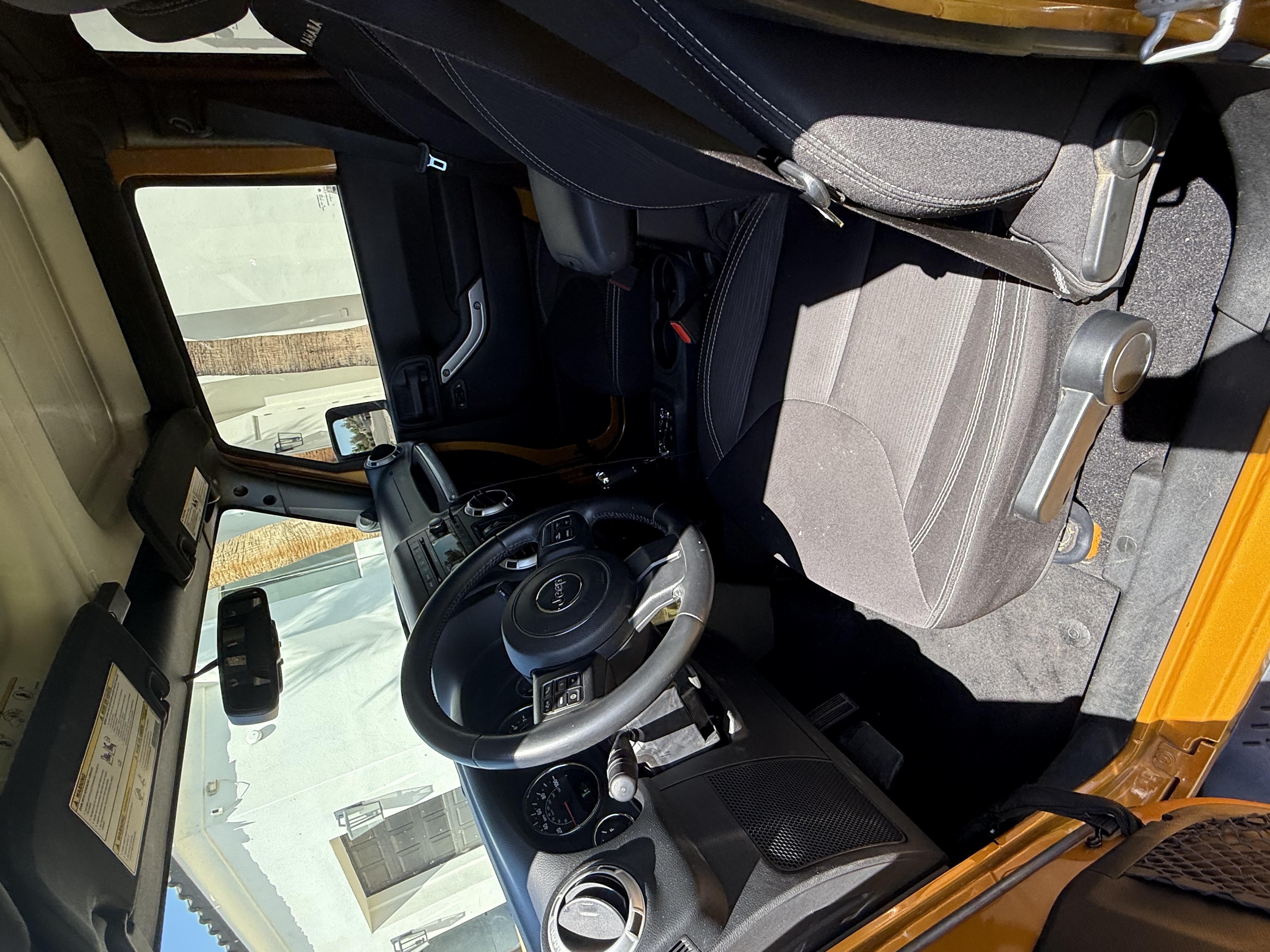 Used 2014 Jeep Wrangler Unlimited Sahara w/ Connectivity Group AWD/4WD image 10