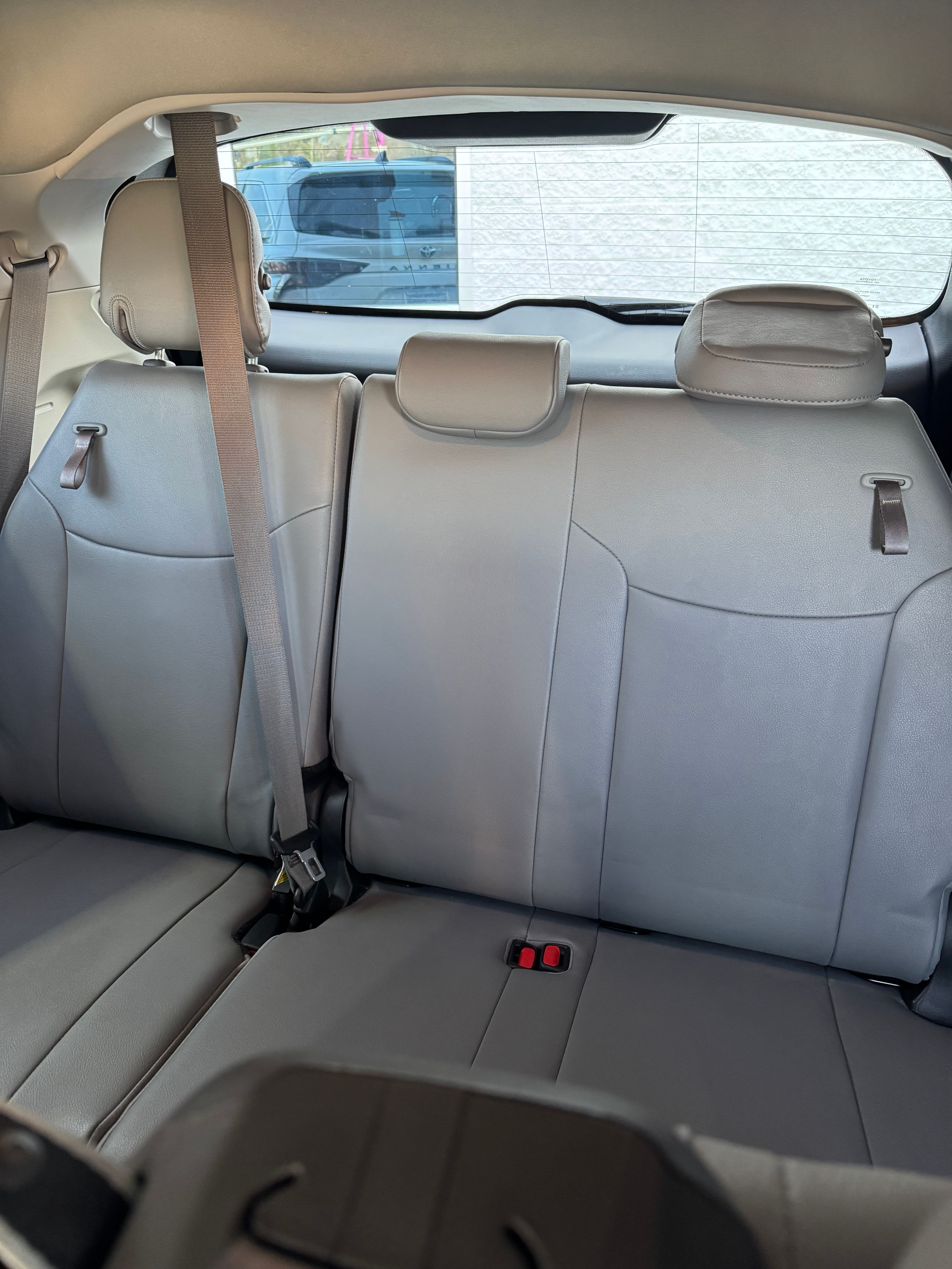 Used 2023 Toyota Sienna XLE FWD image 26