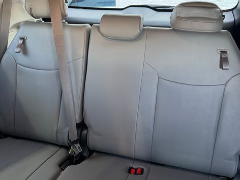 Used 2023 Toyota Sienna XLE FWD image 26