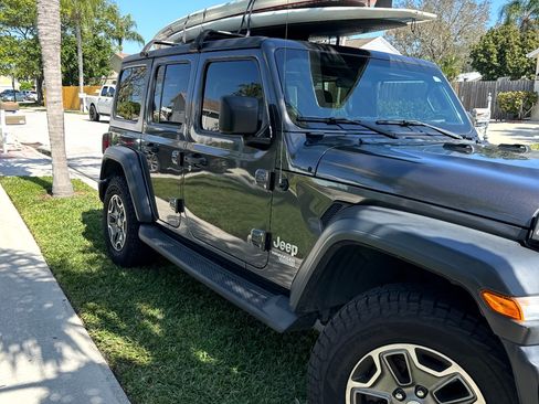Used 2018 Jeep Wrangler Unlimited Sport S image 2