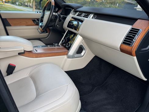 Used 2018 Land Rover Range Rover Long Wheelbase Supercharged image 15