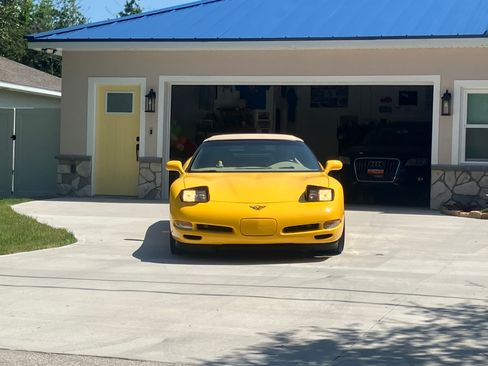 Used 2001 Chevrolet Corvette Convertible w/ Preferred Equipment Group2 RWD image 14